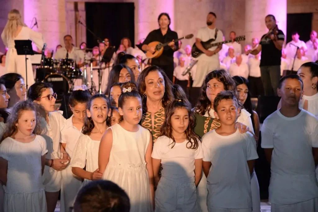 Χαρις Αλεξιου Αφιειρωμα Κερκυρα